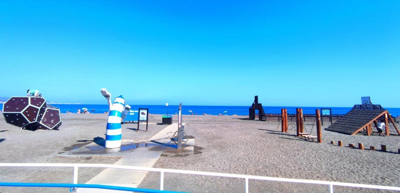 Weekend Beach Small House - Alojamientos La Torre Торре-дель-Мар Экстерьер фото
